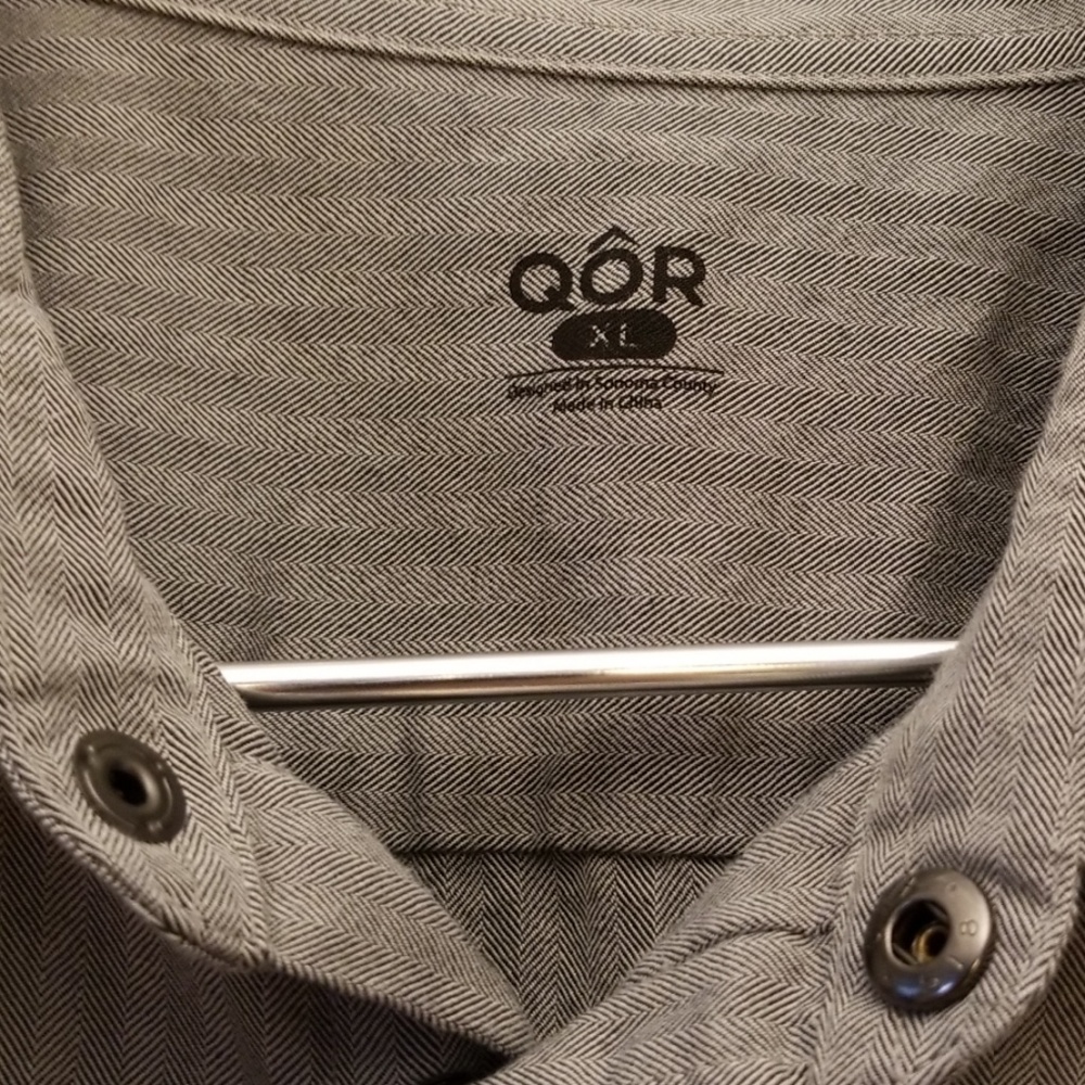 Mens designer QOR shirt with zipper pocket